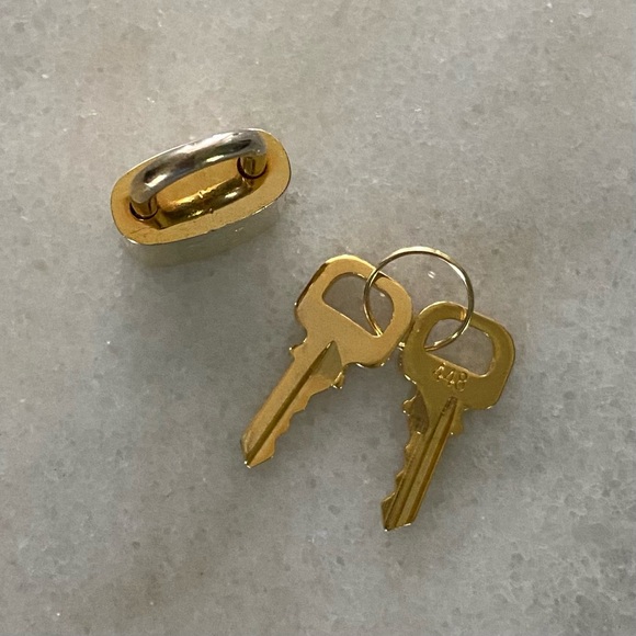 Louis Vuitton Lock & Keys #448 - Picture 3 of 9